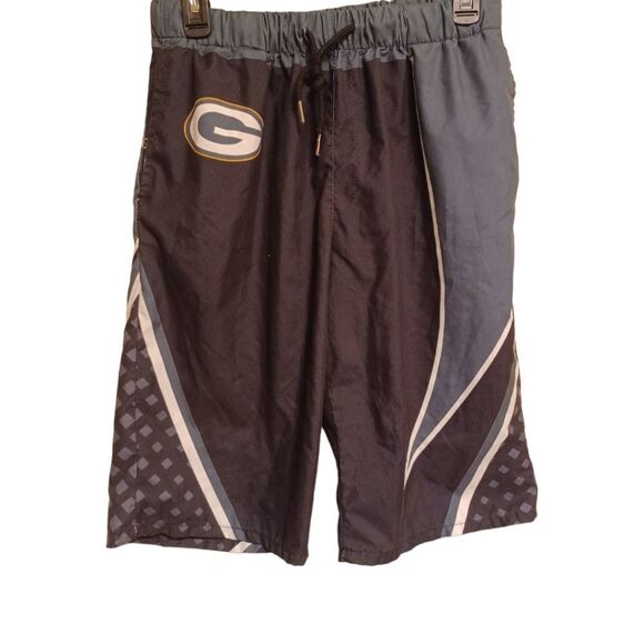 Green Bay Packers Mens Shorts woth an elastic waist and drawstrings and pockets - Picture 1 of 4